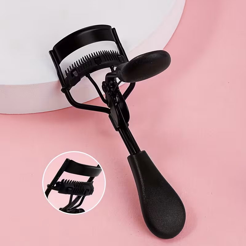 Portable Eyelash Curler, Featuring a Stainless Steel Curler with a Comb for Long-Lasting Curl And Shape, Perfect for Everyday Makeup to Curl Lashes