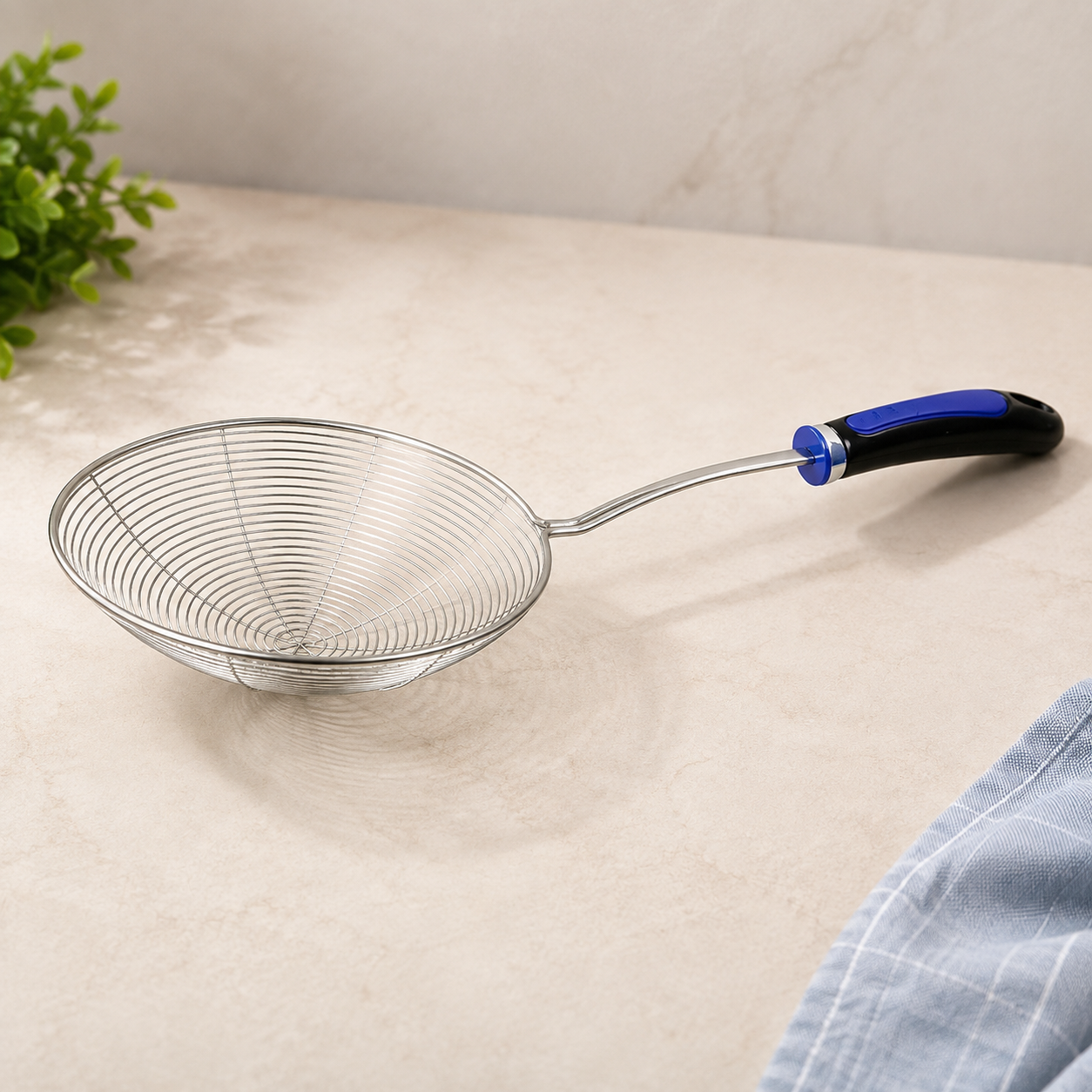 Metal Frying Oil Drainer Net Scoop Strainer with Plastic Handle R20 CM x 44 h