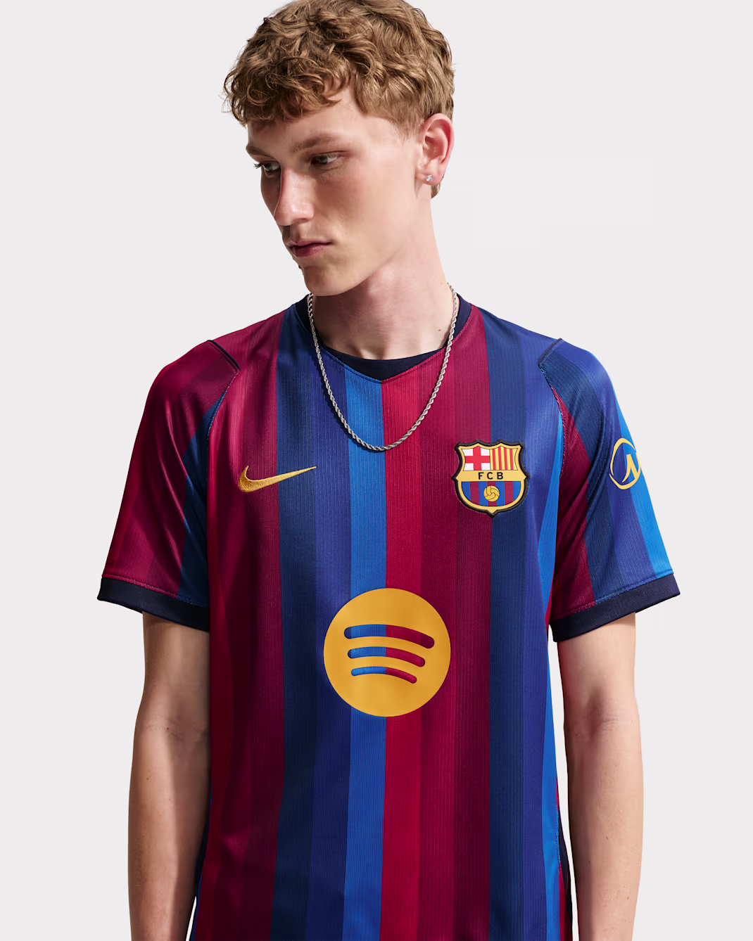 F.C. Barcelona 2026/27 Stadium Home
Men's Nike Dri-FIT Football Replica Shirt
