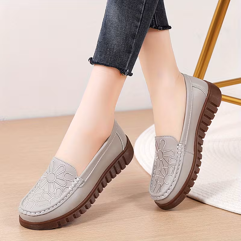 QAYWOP Women's Slip- Loafers with Fringe Tassel - Round Toe Upper & Sole, TPR Sole Suitable for Summer, Casual to Dressy, -Care Hand Washable Sneakers for Office, Casual Attire, and Semi-Formal Outfits, Women Shoes
