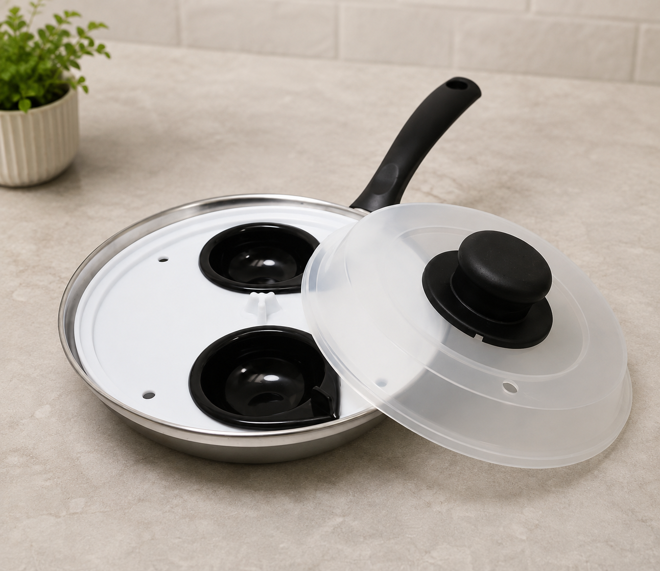 Non Stick Home Kitchen 2 Egg Poacher Pan 20cm With Long Safety Handle Egg Poacher 5.5cm