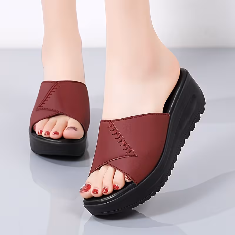 Cool Slippers for Women, Summer Outdoor Wear, Non-Slip Soft Sole, Casual and Versatile for Middle-Aged Ladies, Women Shoes